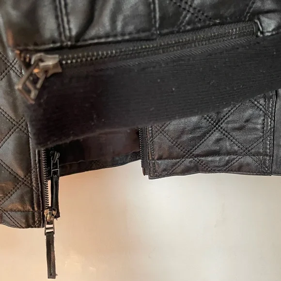 Ladies Medium Black Quilted Leather Moto Jacket by Wilson’s Leather - Picture 7 of 11
